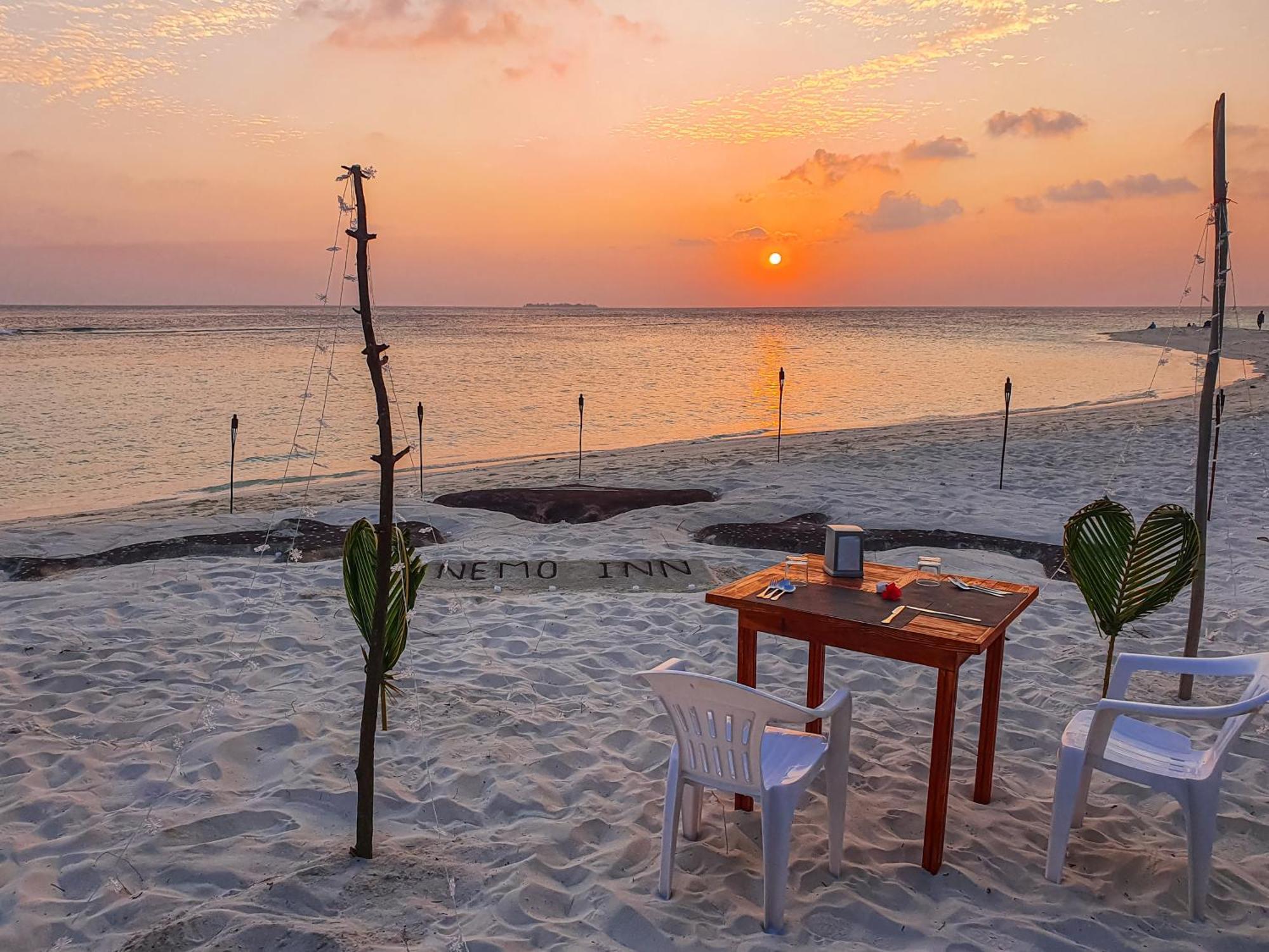 Nemo Inn Omadhoo Bagian luar foto