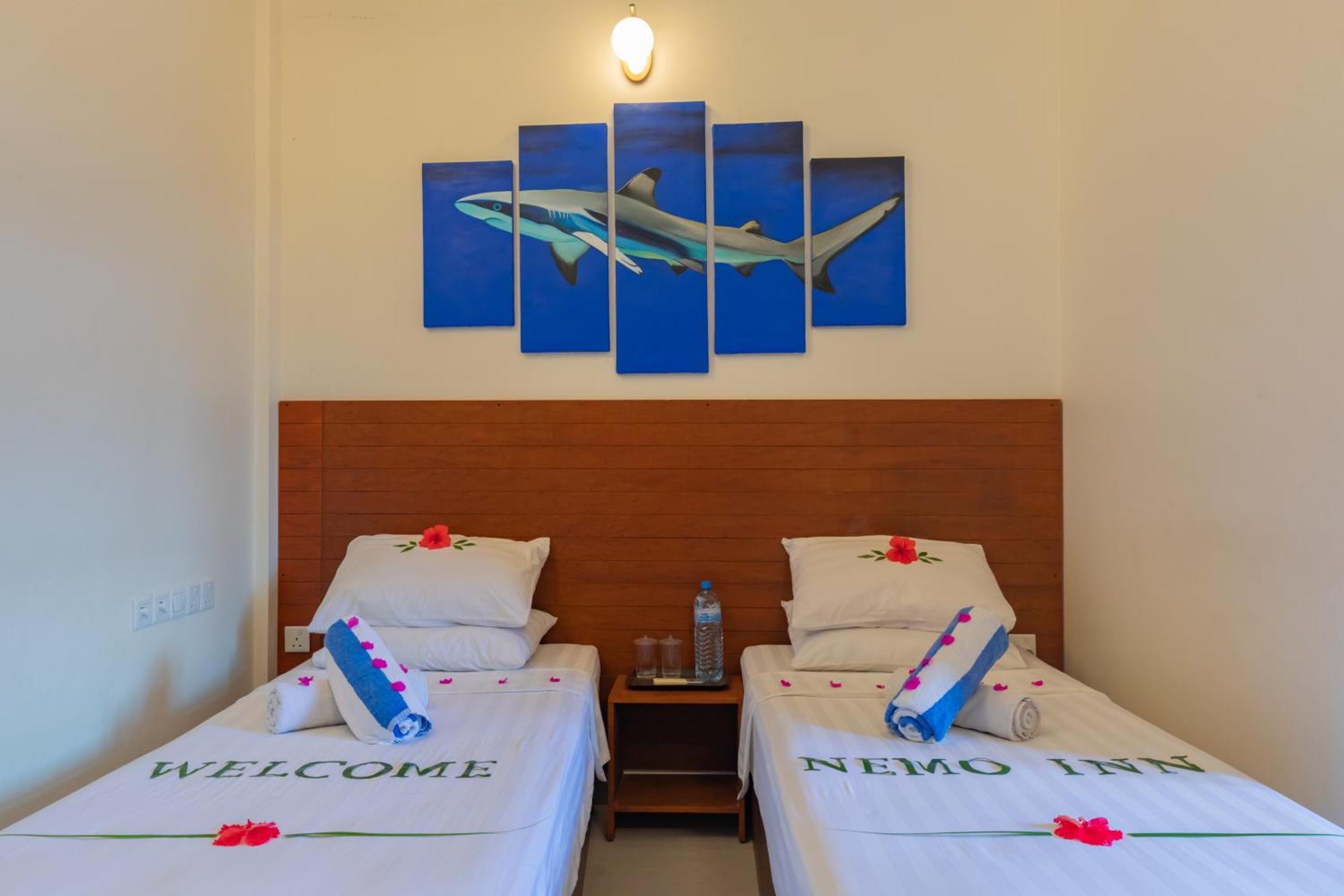 Nemo Inn Omadhoo Bagian luar foto