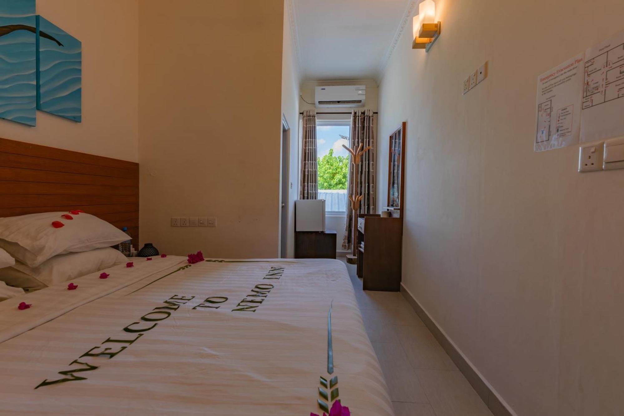 Nemo Inn Omadhoo Bagian luar foto