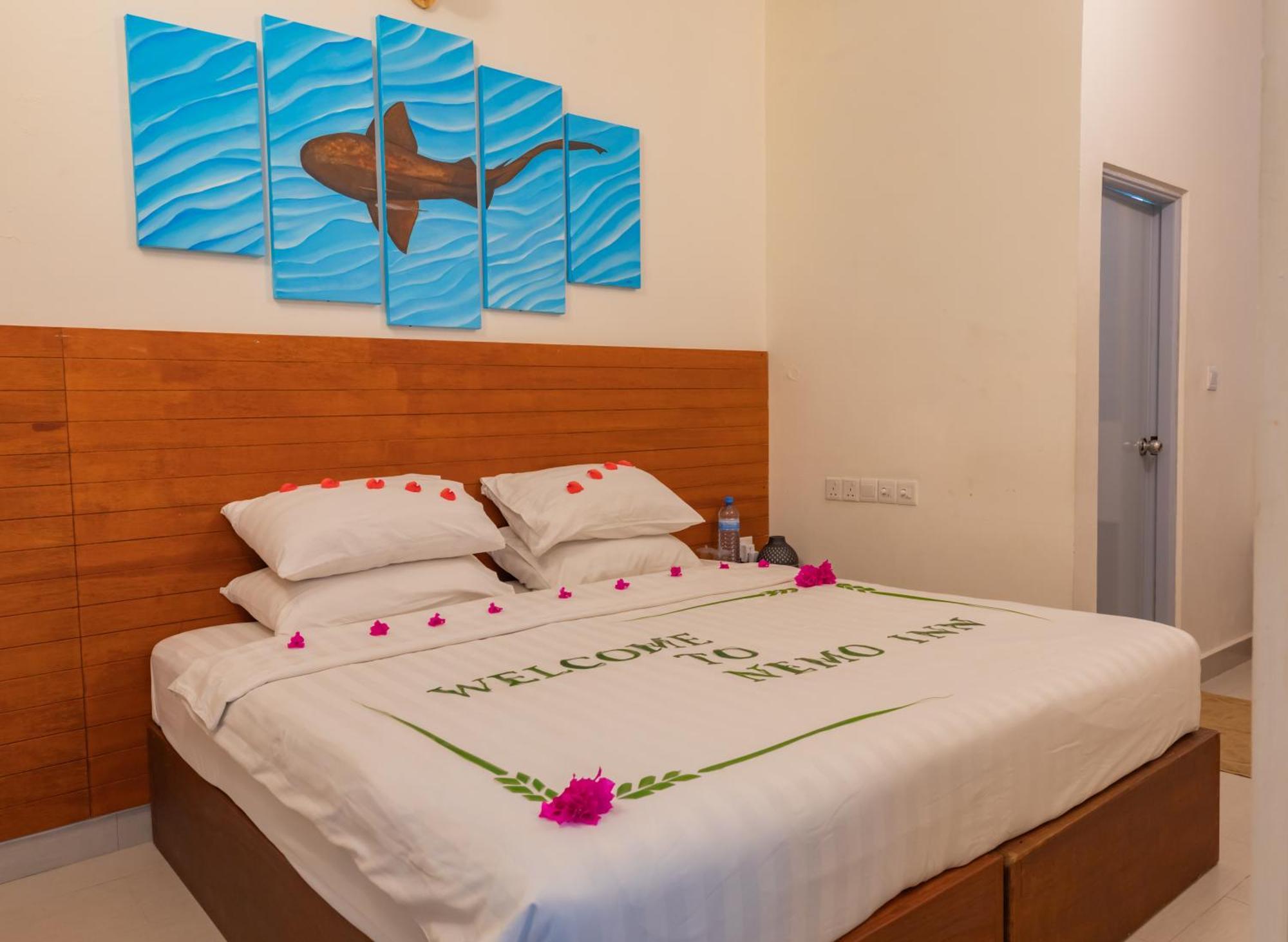 Nemo Inn Omadhoo Bagian luar foto