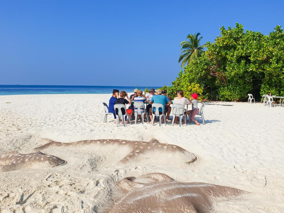 Nemo Inn Omadhoo Bagian luar foto